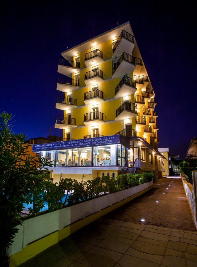 Hotel Mondial Лидо-ди-Езоло Экстерьер фото