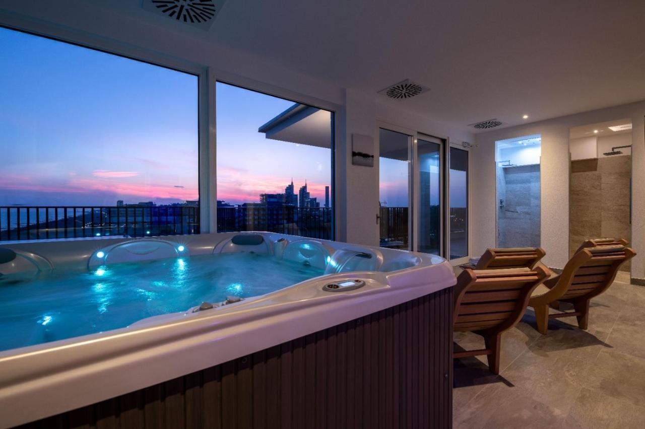 Hotel Mondial Лидо-ди-Езоло Экстерьер фото